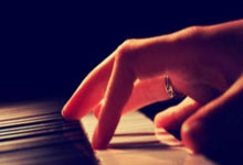 中超：上海申花队2-1战胜长春亚泰队.