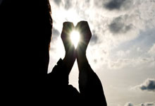 海星体育：英超-萨拉赫梅开二度 利物浦3-2胜8分领跑.